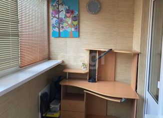 Продаю 1-ком. квартиру, 34.8 м2, Екатеринбург, улица Серова, 37, улица Серова
