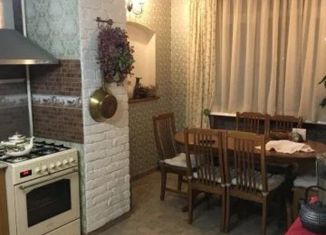 Продам 4-комнатную квартиру, 90 м2, Владикавказ, Владикавказская улица, 1, 8-й микрорайон