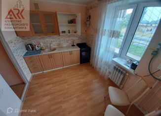 Продается 2-комнатная квартира, 50 м2, посёлок городского типа Кировское, Советское шоссе, 2