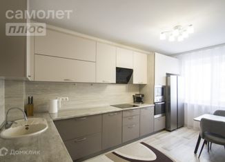 Продается 3-комнатная квартира, 81.4 м2, Омская область, улица Малиновского, 23к2
