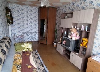 Продам комнату, 28 м2, Ревда, улица Советских Космонавтов, 1