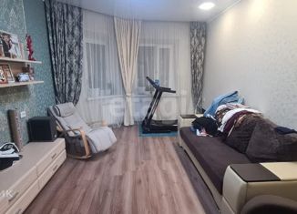 Сдаю в аренду четырехкомнатную квартиру, 85 м2, Нижневартовск, улица Чапаева, 79