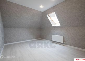 Продаю 2-ком. квартиру, 57.7 м2, посёлок Российский, улица имени В.М. Комарова, 3