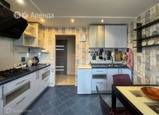 Сдам в аренду 4-ком. квартиру, 125 м2, Екатеринбург, улица Фрунзе, 39