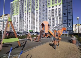 Двухкомнатная квартира на продажу, 67 м2, Саратов, улица имени С.П. Лисина, 16А, жилой район Солнечный-2