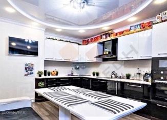 Продаю 3-ком. квартиру, 93 м2, Краснодар, Российская улица, 72/4, ЖК Симфония