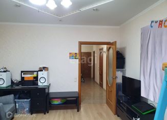 Продам 2-ком. квартиру, 59 м2, Нижний Новгород, улица Невзоровых, 53, улица Невзоровых