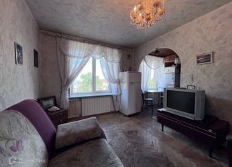 Трехкомнатная квартира на продажу, 55.3 м2, посёлок Стрельна, Санкт-Петербургское шоссе, 96