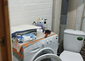 Двухкомнатная квартира на продажу, 42 м2, посёлок городского типа Новоозёрное, улица Героев-Десантников, 8