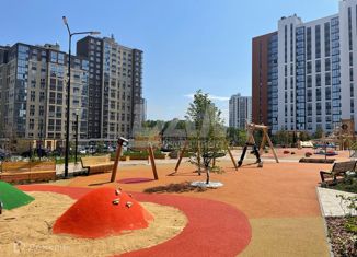 Продам двухкомнатную квартиру, 65 м2, Челябинск, ЖК Ньютон, Комсомольский проспект, 143