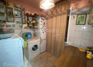 Продаю трехкомнатную квартиру, 61.1 м2, Осинники, улица Победы, 27