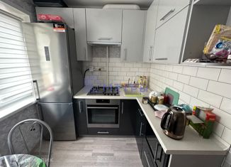 Сдаю 2-ком. квартиру, 42 м2, Омск, улица 22 Апреля, 6А