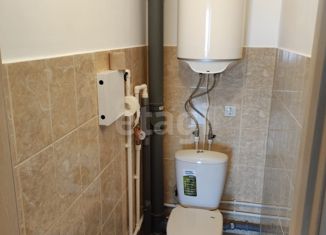 Продается трехкомнатная квартира, 66.9 м2, поселок городского типа Уренгой, 1-й микрорайон, 8