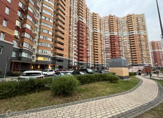 Сдается трехкомнатная квартира, 84 м2, Москва, улица Твардовского, 12к3, ЖК Альбатрос