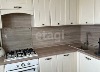 Продаю трехкомнатную квартиру, 69.7 м2, Новый Уренгой, микрорайон Советский, 6/3