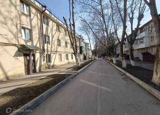 Продается двухкомнатная квартира, 32 м2, поселок городского типа Горячеводский, улица Захарова, 4