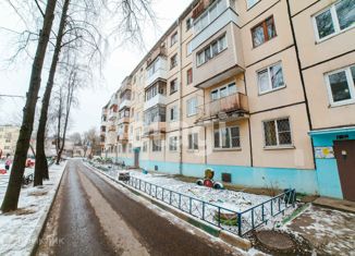 Продаю 3-комнатную квартиру, 60 м2, Тверь, Московский район, улица Орджоникидзе, 52к1