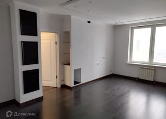 Продается 3-комнатная квартира, 116.4 м2, Челябинск, улица Братьев Кашириных, 34, район Заречье