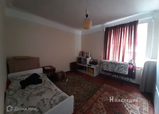 Трехкомнатная квартира на продажу, 64 м2, Каменск-Шахтинский, улица Луначарского, 4