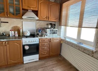 Сдаю в аренду трехкомнатную квартиру, 60.2 м2, Усинск, Пионерская улица, 5