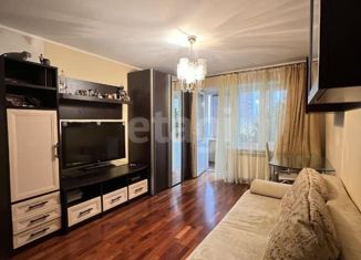 Продажа 2-комнатной квартиры, 53 м2, Екатеринбург, улица Азина, 20к4, метро Уральская