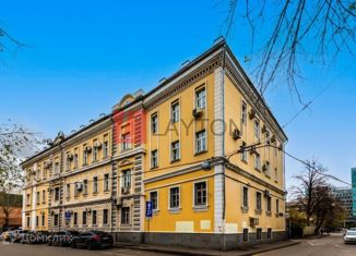 Сдается в аренду офис, 240 м2, Москва, 1-й Кожевнический переулок, 8, 1-й Кожевнический переулок