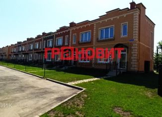 Продаю 2-ком. квартиру, 66 м2, село Новолуговое, 5-й квартал, 4/1