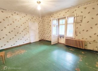 Продажа 2-комнатной квартиры, 61.1 м2, Северск, Транспортная улица, 64