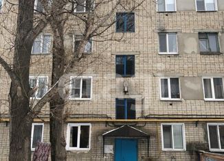 Двухкомнатная квартира на продажу, 44 м2, Калининск, Советская улица, 48
