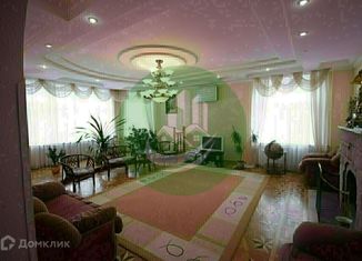 Продается четырехкомнатная квартира, 167 м2, Ставропольский край, улица Маяковского, 16