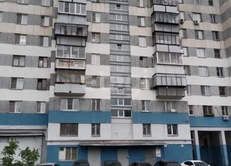 Продается 2-комнатная квартира, 50.9 м2, Челябинск, Салютная улица, 2