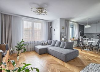 Продается 2-ком. квартира, 83 м2, Санкт-Петербург, Кременчугская улица, 9к2, метро Лиговский проспект