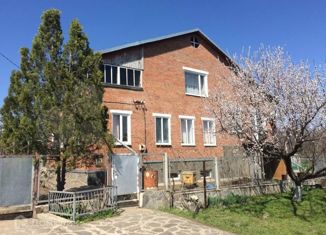 Продам дом, 231 м2, посёлок городского типа Усть-Донецкий, улица Свободы