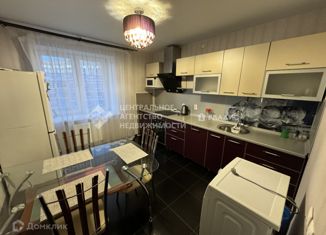 Сдача в аренду 2-ком. квартиры, 86 м2, Рязань, улица Новосёлов, 56к1