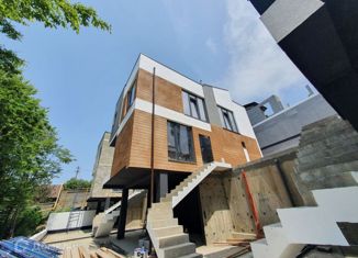 Продам дом, 70 м2, посёлок городского типа Дагомыс, Батумское шоссе, 42/3