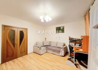 Продается трехкомнатная квартира, 90 м2, Новосибирск, Военная улица, 18, метро Октябрьская