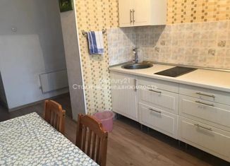 Продается 2-комнатная квартира, 55 м2, Москва, улица Адмирала Руднева, 10, метро Улица Горчакова