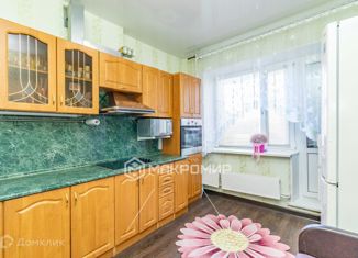 Продается двухкомнатная квартира, 57.5 м2, Тюменская область, проспект Ленина, 45