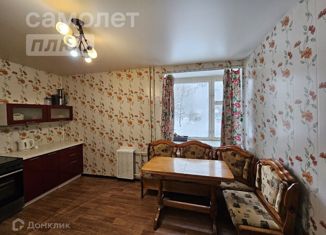 Продается четырехкомнатная квартира, 107 м2, Балабаново, улица 1 Мая, 10