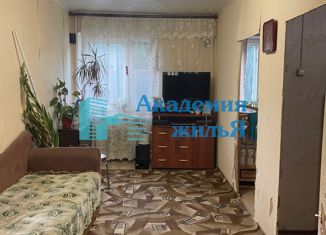 Продажа 2-комнатной квартиры, 44 м2, Балаково, улица Комарова, 130