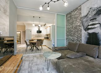 Продается двухкомнатная квартира, 60 м2, Ялта, улица Ломоносова, 25