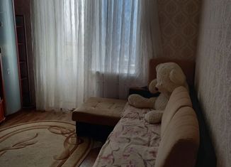 Сдам в аренду комнату, 44 м2, Волгоградская область, улица С.Р. Медведева, 63