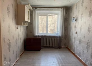 Продаю двухкомнатную квартиру, 38 м2, Астрахань, улица Димитрова, 11, Трусовский район