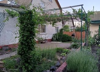 Продаю дом, 206.7 м2, рабочий посёлок Вейделевка, Центральная площадь