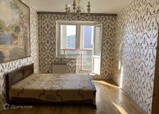 Продам 3-комнатную квартиру, 88.5 м2, Калуга, улица Фомушина, 10Б, ЖК Правгород