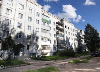 Продается четырехкомнатная квартира, 86.4 м2, посёлок городского типа Лёвинцы, улица 70-летия Октября, 101