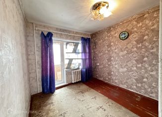 Продается 4-комнатная квартира, 68 м2, Алтайский край, улица Антона Петрова, 226