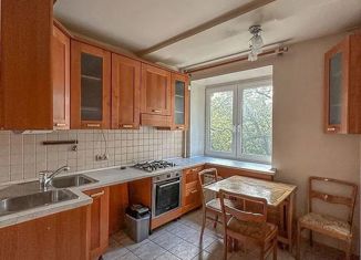 Продаю 4-ком. квартиру, 89 м2, Москва, улица Губкина, 9, улица Губкина