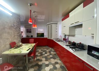 Продажа четырехкомнатной квартиры, 76 м2, Ейск, улица Карла Маркса