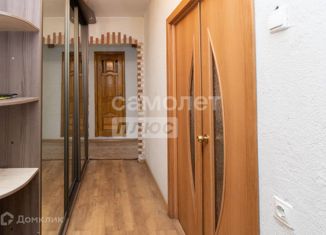 Продаю 2-ком. квартиру, 58 м2, Челябинск, Тракторозаводский район, Подольская улица, 38